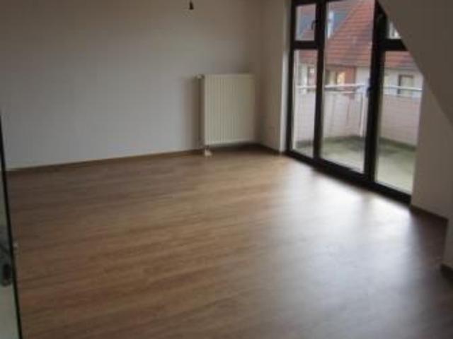 Moderne 4 Zimmer DG Wohnung mit 2 Balkonen