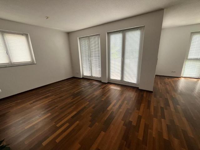Moderne 4 Zimmer Etagenwohnung mit Balkon zur Miete