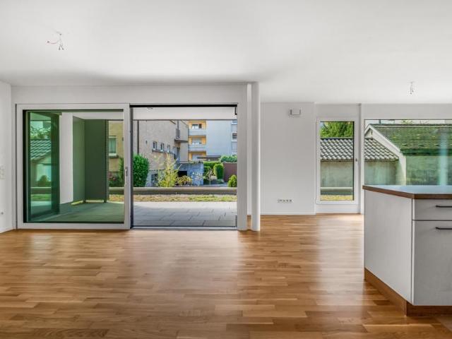 Moderne 4 Zimmer Erdgeschosswohnung mit Terrasse in zentrumsnaher Lage von Friedrichshafen