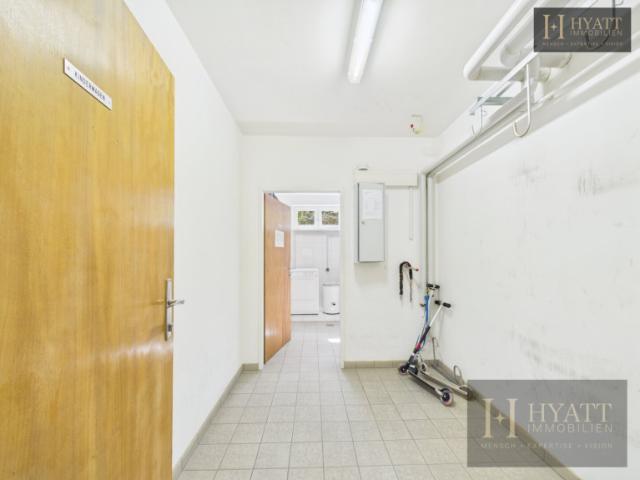 Moderne 4 Zimmer Wohnung in ruhiger Döblinger Grünlage mit Balkon und Autostellplatz