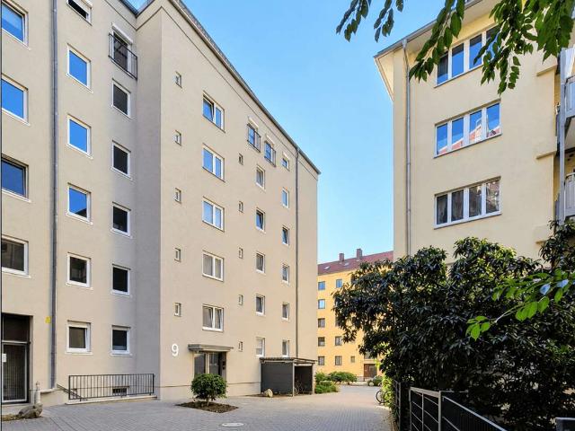 Moderne 4 Zimmer Wohnung inkl. neuer Einbauküche und Balkon im Zentrum von Augsburg