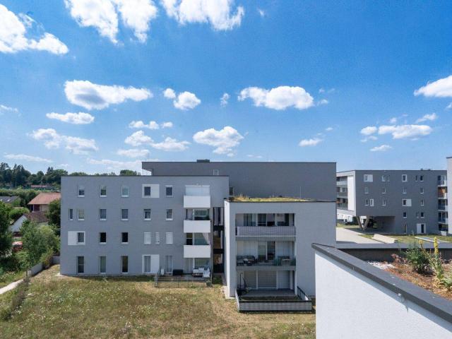Moderne 4 Zimmer Wohnung mit Balkon+ Tiefgaragenparkplatz zu kaufen, Nähe Solar City