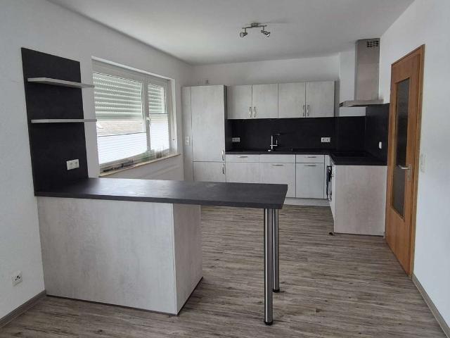 Moderne 4 Zimmer Wohnung mit Garten und Keller