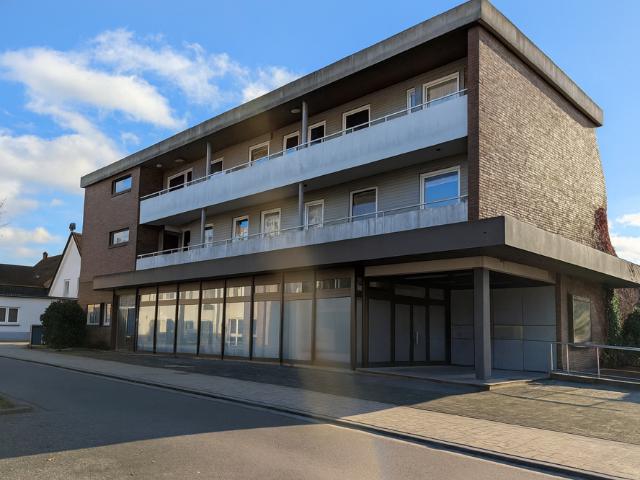 Moderne 4 Zimmer Wohnung mit großem Balkon! Kurzfristig bezugfrei!