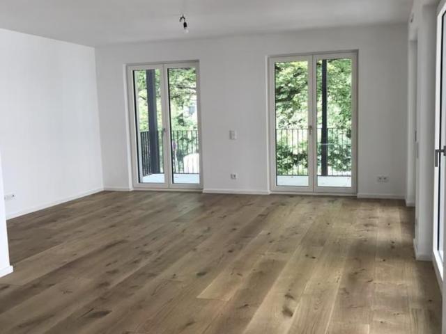 Moderne 4 Zimmer Wohnung mit Terrasse in Nienstedten