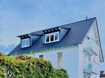 Moderne 4 Zimmerwohnung mit zwei Balkonen in Frankfurt Einziehen und Wohlfühlen