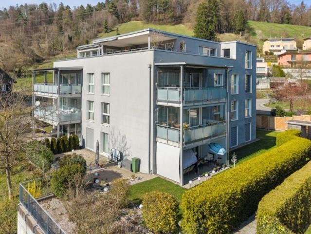 Moderne 5.5 Zi. Wohnung mit Hobbyraum an top Lage