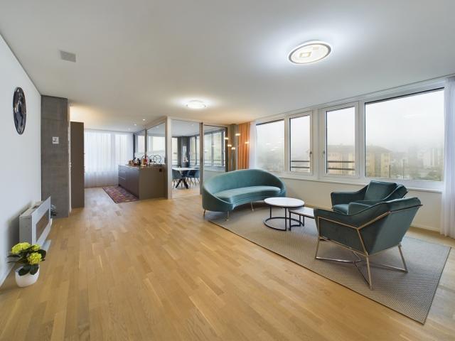 Moderne 5.5 Zimmer Wohnung in Neuhausen