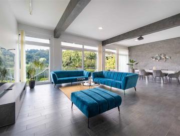 Moderne 5.5 Zimmer Villa mit 2 Balkonen, 2 Terrassen und Garten