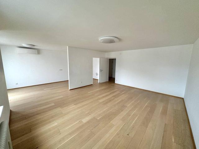 MODERNE 5 ZIMMER WOHNUNG IN TOP LAGE MIT TRAUMHAFTEM AUSBLICK & TIEFGARAGENSTELLPLATZ