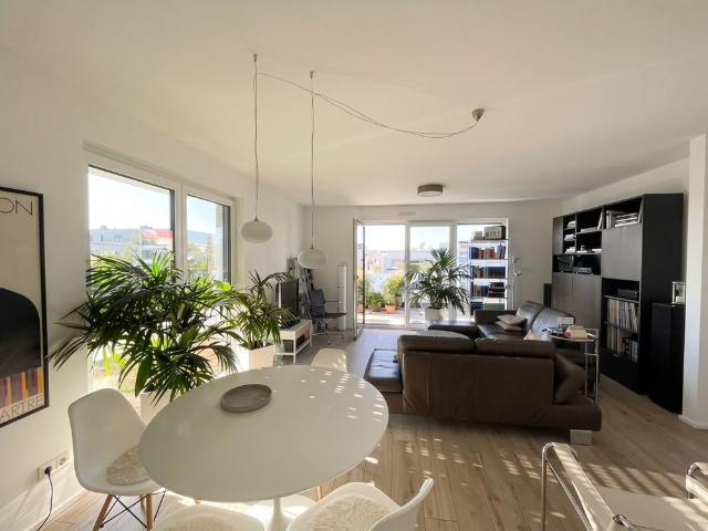 Modernes 4 Zimmer Penthouse mit Aufzug, TG, EBK & Terrasse in Mainz Weisenau