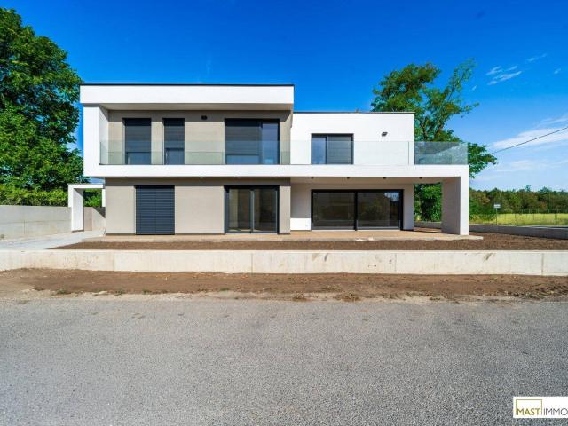 Modernes 5 Zimmer Einfamilienhaus mit 154,81 m² Wohnfläche, Garten & Garage in Bahnhofsnähe
