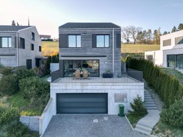 Modernes 5.5 Zimmer Einfamilienhaus mit Weitsicht und Minergie P Standard in Walterswil