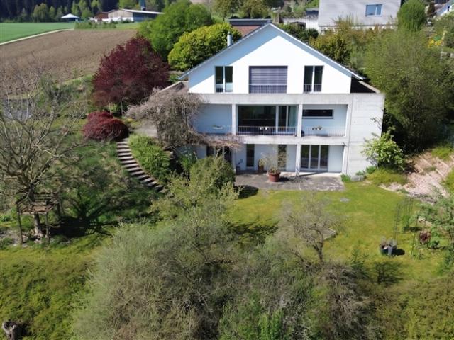 Modernes 6.5 Zimmer Einfamilienhaus mit grosszügigem Garten, Hagenbuch ZH