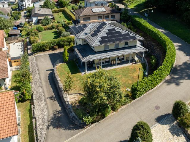 Modernes 6.5 Zimmer Einfamilienhaus mit Lift und Doppelgarage
