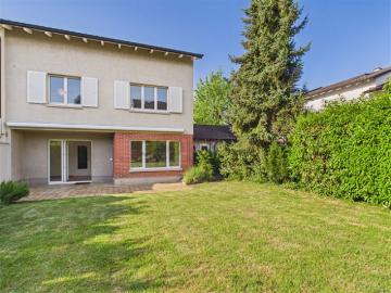 Modernes 6.5 Zimmer Reihenhaus mit grossem Keller, Reinach