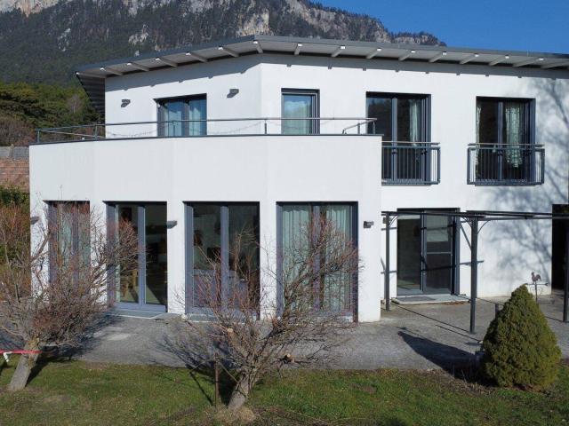 Modernes 7 Zimmer Einfamilienhaus mit traumhaften Weitblick, Erdwärme und Doppelgarage