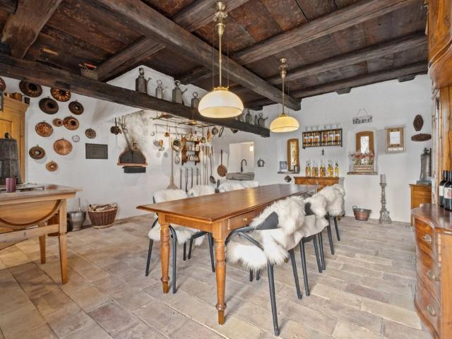 Modernes 7.5 Zimmer Doppeleinfamilienhaus eingebettet ins Suterguet Gränichen