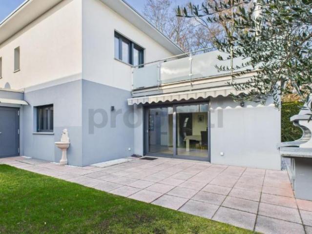 Modernes 8 Zimmer Einfamilienhaus mit grossem Parkplatz, Cadempino