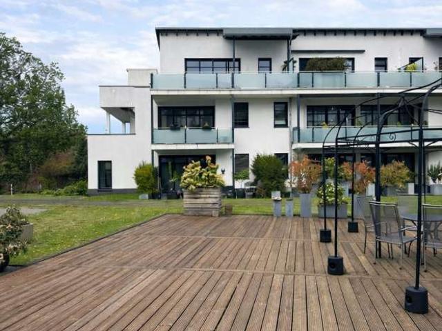 Modernes 2 Zi Penthouse mit SW Balkon, Einbauküche und TG Stellplatz in zentraler Lage von Viersen
