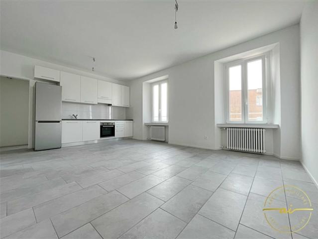 MODERNES 2.5 ZIMMIGES APARTMENT IN MORBIO INFERIORE