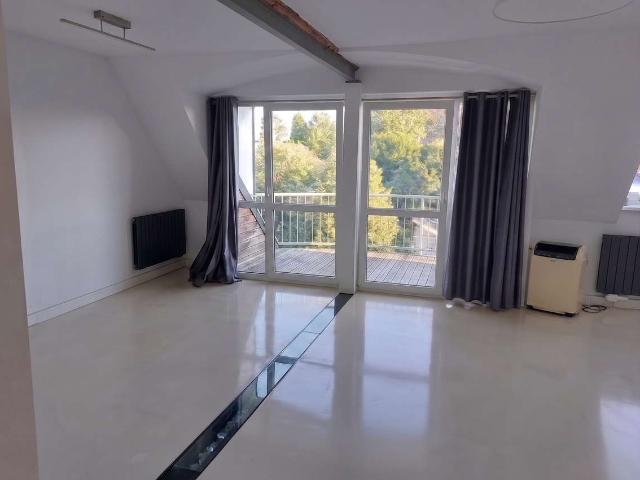 Modernes 2Zi Loft mit Loggia, Premium Küche & Innenhof Stellplatz