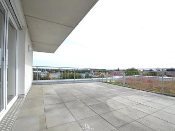 Modernes 3 Zimmer Penthouse mit Balkon, Terrasse & Stellplatz für Anleger