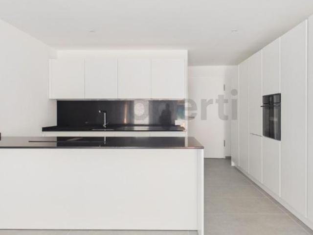 Modernes 3.5 Zimmer Wohnung mit Tiefgaragenstellplatz, Biasca