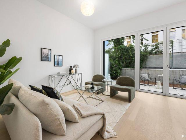 Modernes Townhouse/Atelier mit Terrasse und Garten
