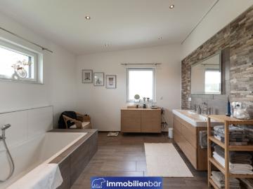 Modernes Traumhaus in ruhiger Lage mit großem Garten & Wohnkeller für Praxis oder Einlegerwohnung – Tumeltsham