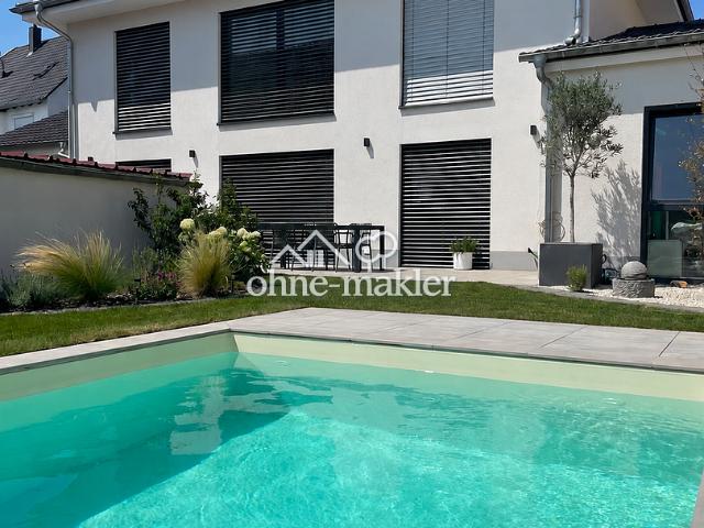 Modernes Traumhaus mit Pool großzügiges Wohnen in Steinfeld