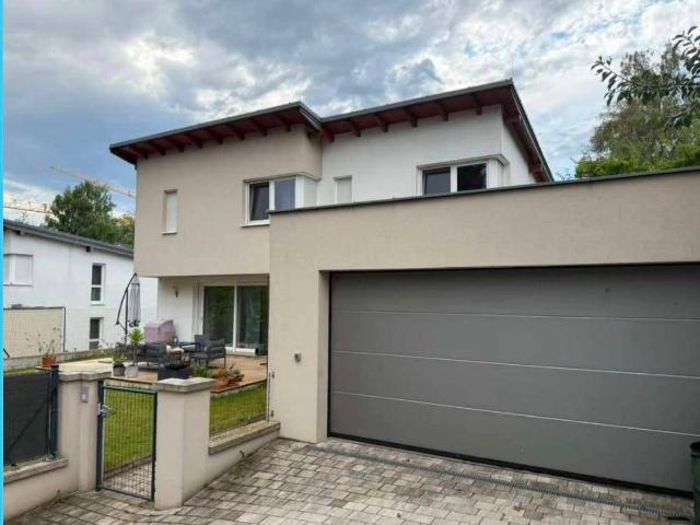Modernes und hochwertiges Einfamilienhaus: Der perfekte Wohntraum für Ihre Familie!