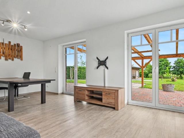 Modernes und neuwertiges Familienhaus in Kanallage von Südgeorgsfehn | 188 m² Wohnfläche