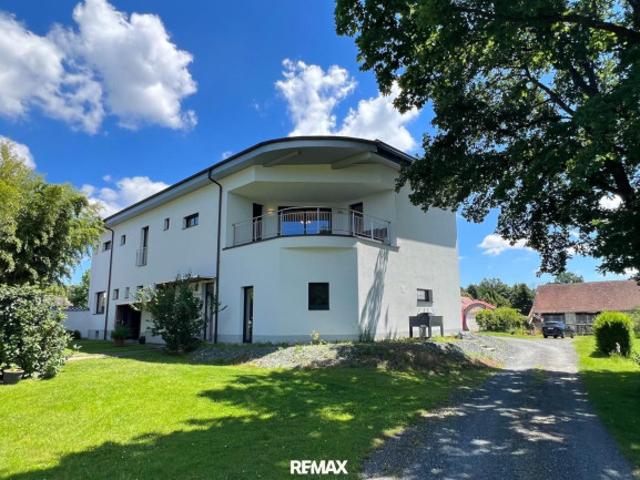 Modernes und sehr geräumiges Wohnhaus mit vielen Möglichkeiten und Wohneinheit!