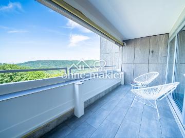 Sofort bezugsfrei: Barrierefreie 135m² Wohnung 3 Zi. mit Balkon, Stellplatz, Pool & Sauna