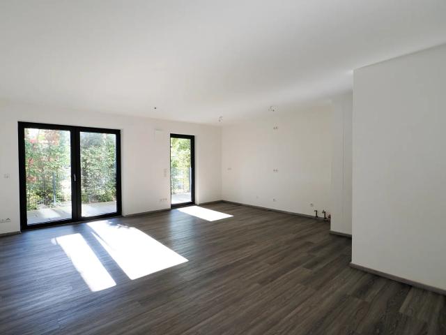 Modernes Wohnen auf Top Niveau: Barrierefreie 3 Zimmer Eigentumswohnung mit XL Südwestterrasse