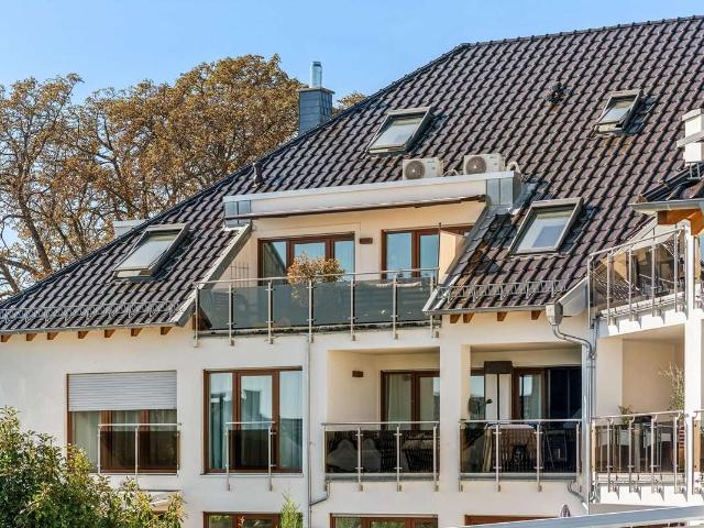 Modernes Wohnen auf zwei Ebenen – Exklusive Maisonette mit Sonnenbalkon, Aufzug und Tiefgarage