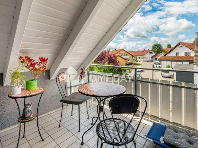 Modernes Wohnen auf zwei Ebenen: 4 Zimmer Maisonette mit Loggia & Garage in Neuenstadt