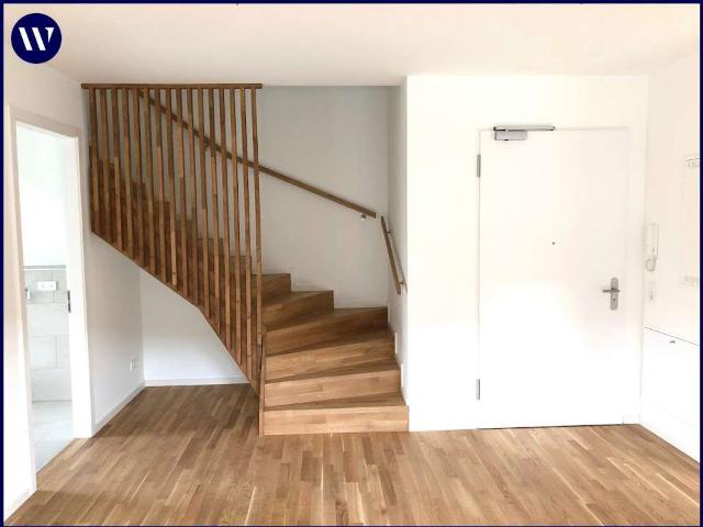Modernes Wohnen auf 2 Ebenen: 3 Zimmer + Loggia + Einbauküche, Gäste WC + Tageslichtbad, Aufzug
