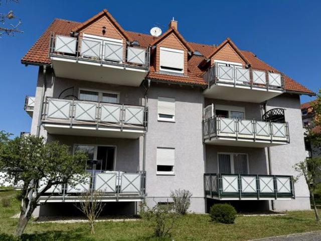 KOMPAKT wohnen, modern genießen 37 m² mit Balkon und Stellplatz