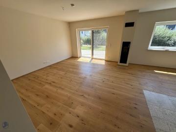 Modernes Wohnen im Grünen: Luxuriöses Einfamilienhaus in Pixendorf zur Miete!