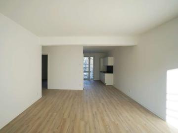 Modernes Wohnen im Neubau: 2 Zimmer mit Balkon, EBK & Top Lage im Zentrum Ost