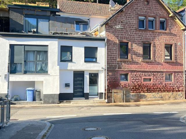Modernes Wohnen im Pfälzerwald – Einfamilienhaus zu vermieten