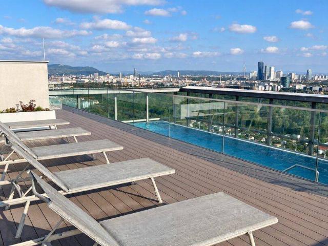 Modernes Wohnen im Triiiple Tower – Exklusive 2 Zimmer Wohnung mit Balkon & Rooftop Pool