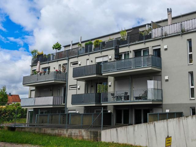 Modernes Wohnen in Burglengenfeld: 2 Zimmer Wohnung mit EBK und Balkon