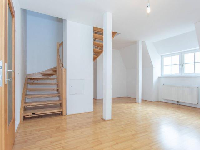 Modernes Wohnen in Gresten 3 Zimmer Maisonette Wohnung mit Galerie Charakter