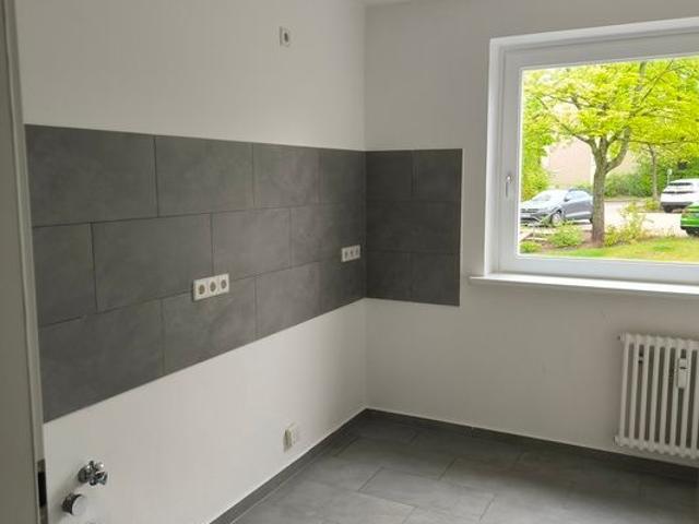 Modernes Wohnen in Fallersleben: Großzügiges Wohnzimmer inklusive