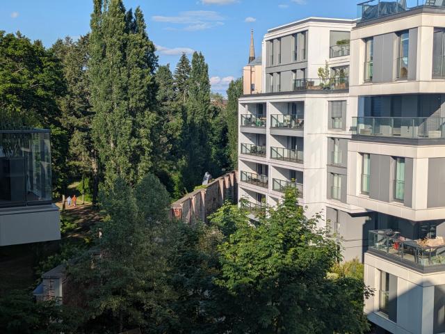 Modernes Wohnen in „The Garden“ – stilvolle 3 Zimmer Wohnung mit Balkon