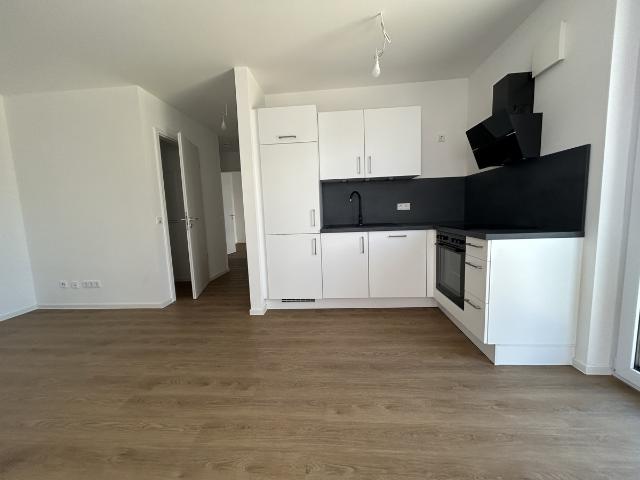 Modernes Wohnen in zentraler Lage – 2 Zimmer Wohnung mit Balkon und Einbauküche