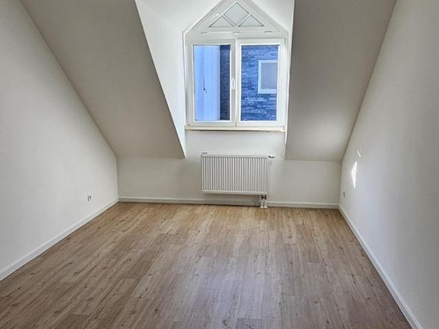 Modernes Wohnen in zentraler Lage – 4 Zimmer Wohnung nach Sanierung